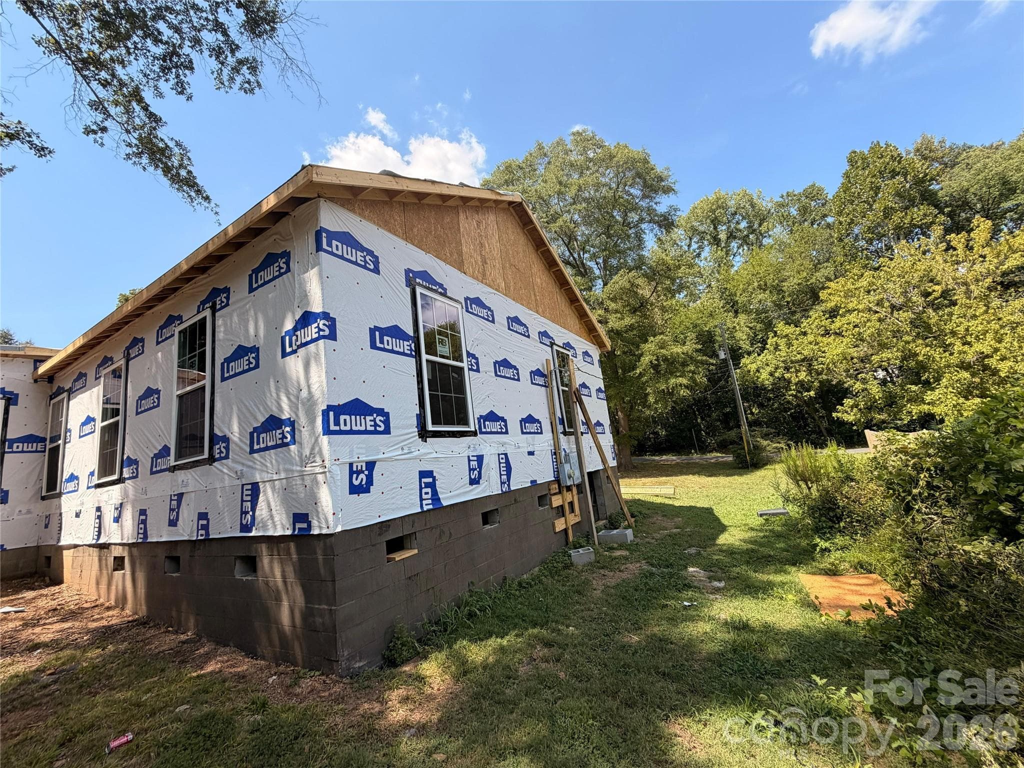 Single Family Residence at 207 Mauney Street, Mount Holly, photo 4 of 13