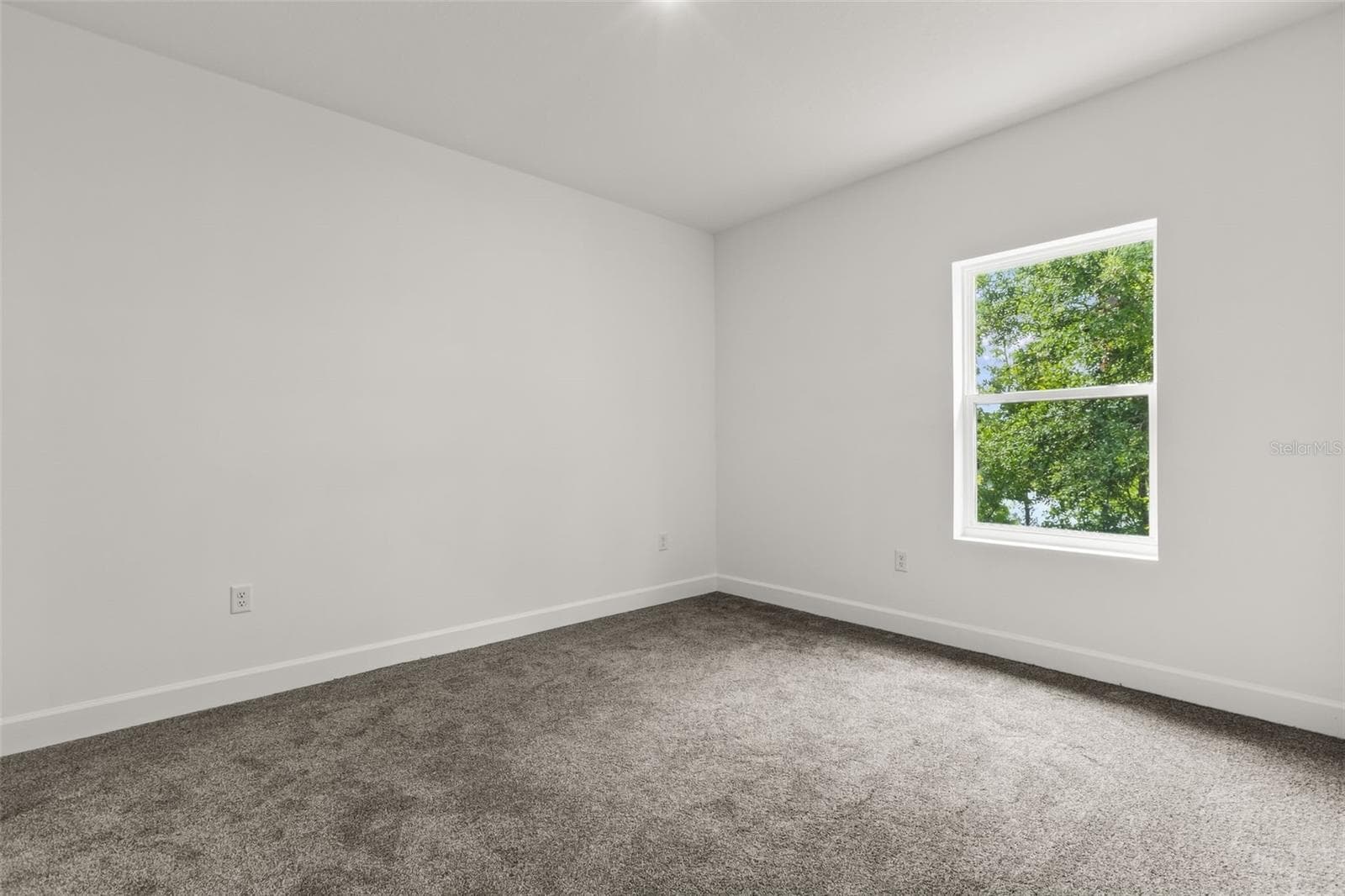 Townhouse at 458 LAKE SHORE PKWY, DAVENPORT, photo 18 of 42