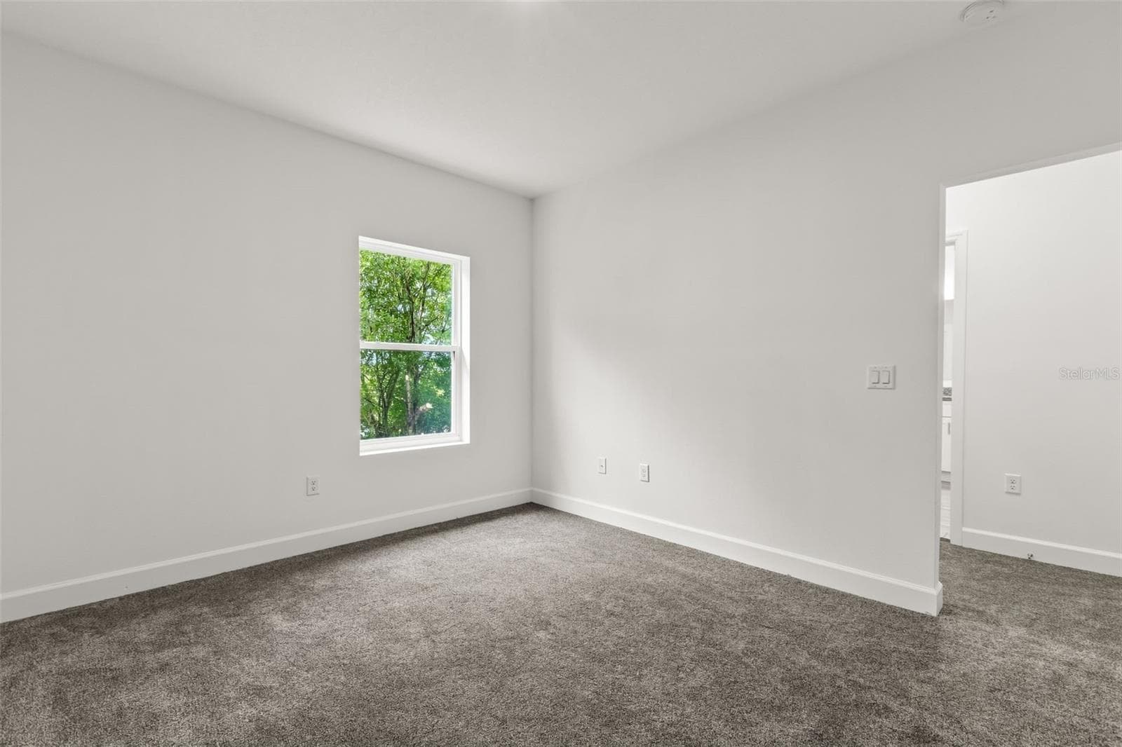 Townhouse at 458 LAKE SHORE PKWY, DAVENPORT, photo 21 of 42