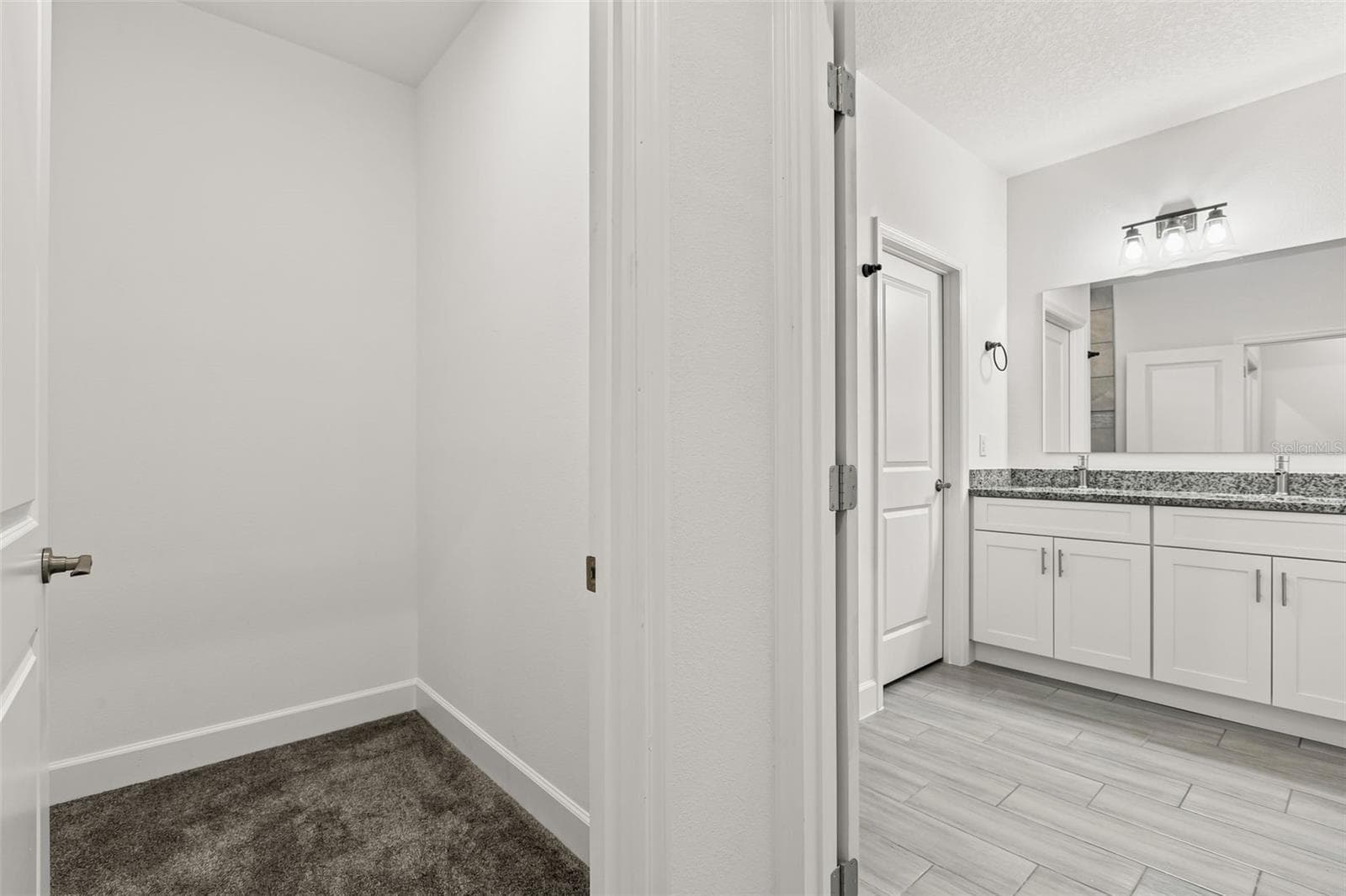 Townhouse at 458 LAKE SHORE PKWY, DAVENPORT, photo 22 of 42