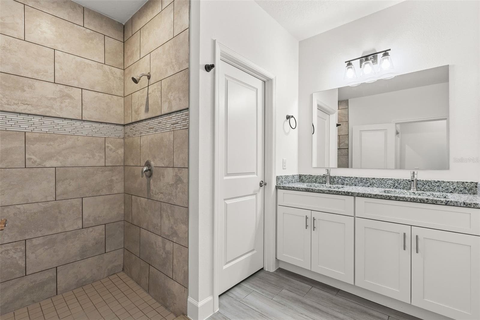 Townhouse at 458 LAKE SHORE PKWY, DAVENPORT, photo 23 of 42