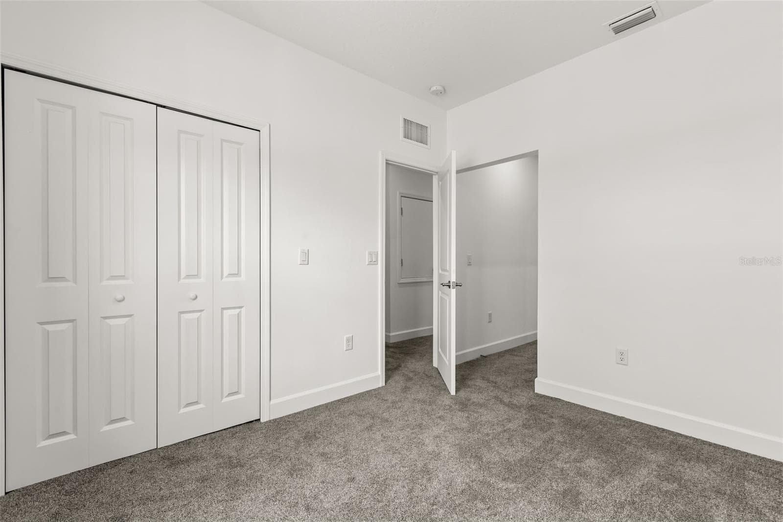 Townhouse at 458 LAKE SHORE PKWY, DAVENPORT, photo 26 of 42