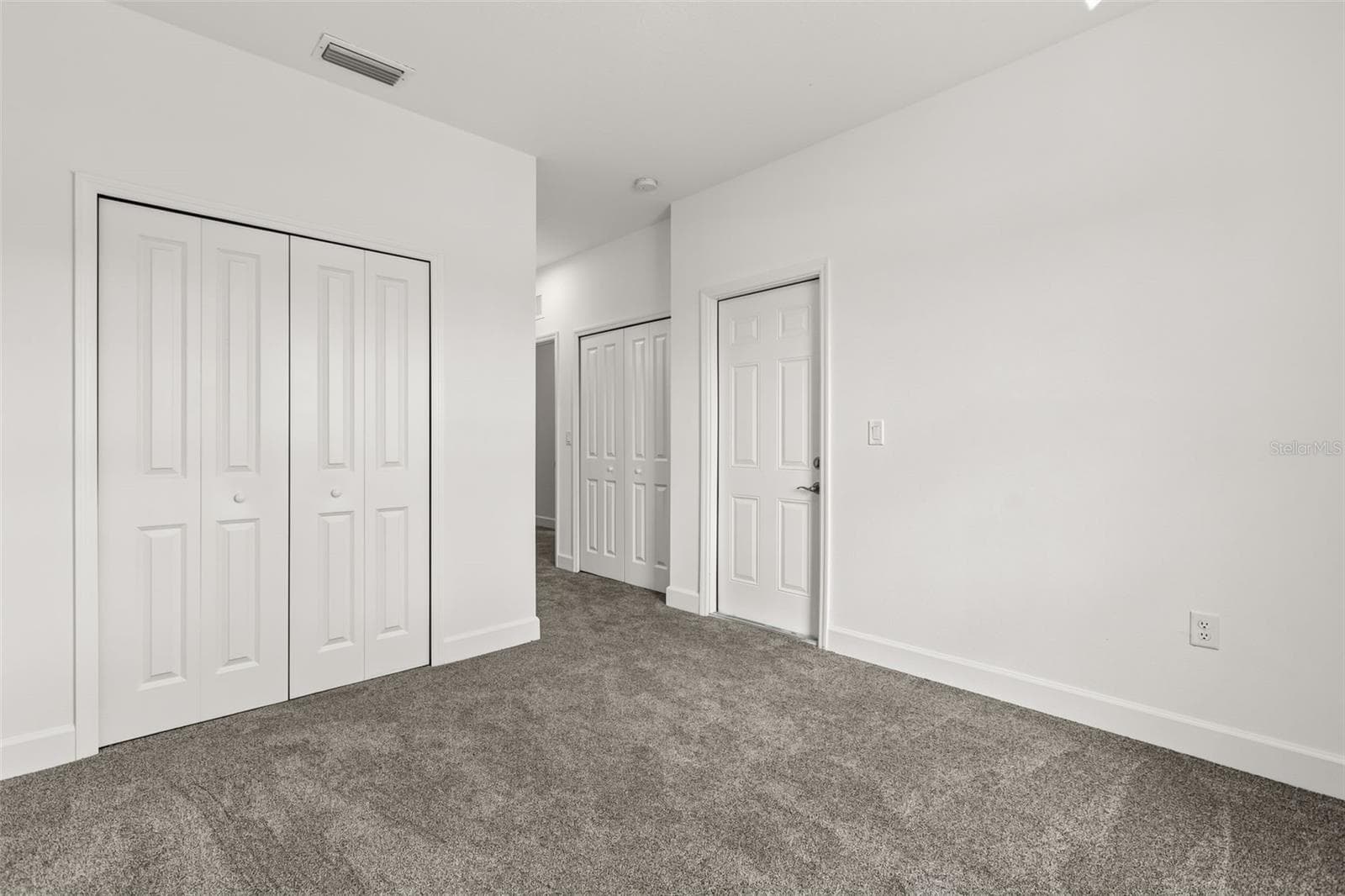 Townhouse at 458 LAKE SHORE PKWY, DAVENPORT, photo 33 of 42