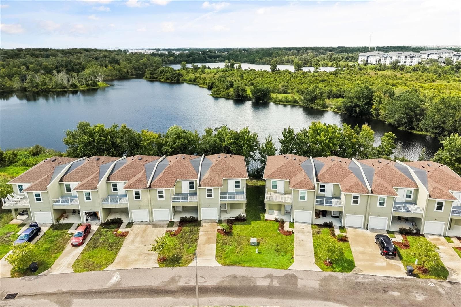 Townhouse at 458 LAKE SHORE PKWY, DAVENPORT, photo 42 of 42