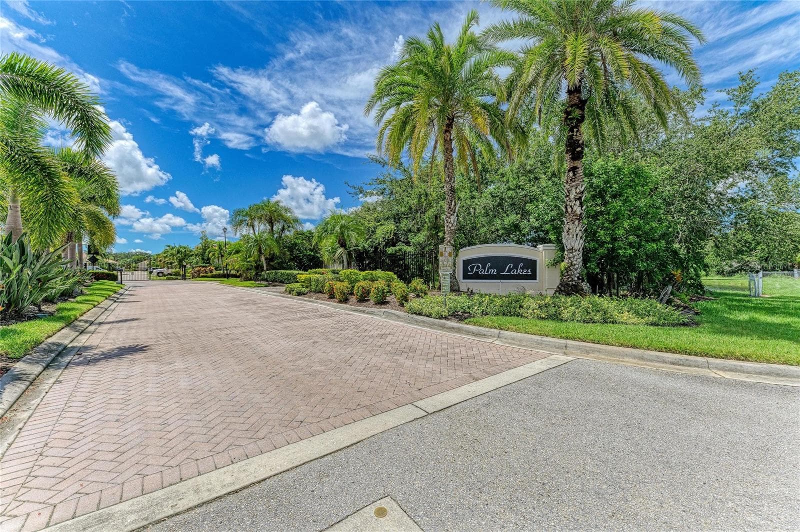 Villa at 7751 33RD ST E, SARASOTA, photo 2 of 65