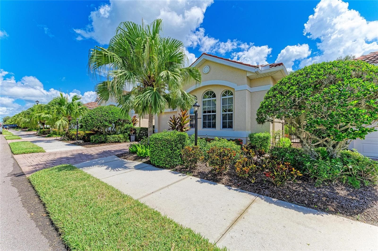 Villa at 7751 33RD ST E, SARASOTA, photo 3 of 65