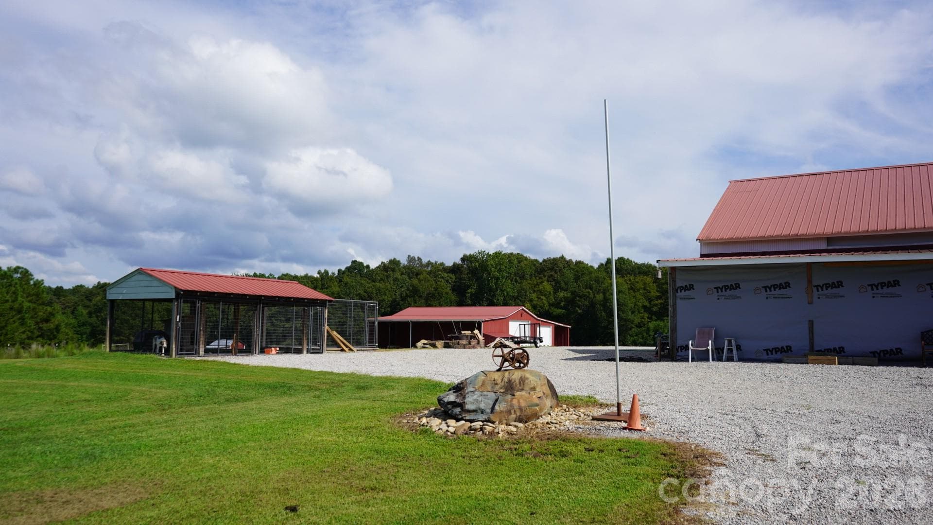 Huge dog kennel stays - 1244 Ross Wright Road, Polkton