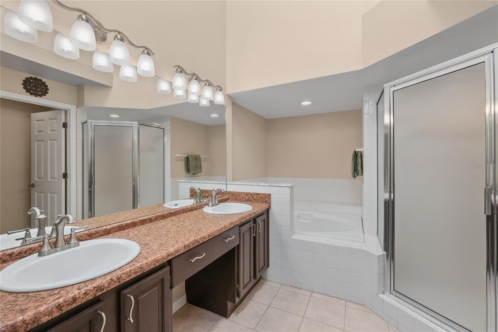 Townhouse at 12709 BURMAH CT, ODESSA, photo 13 of 32