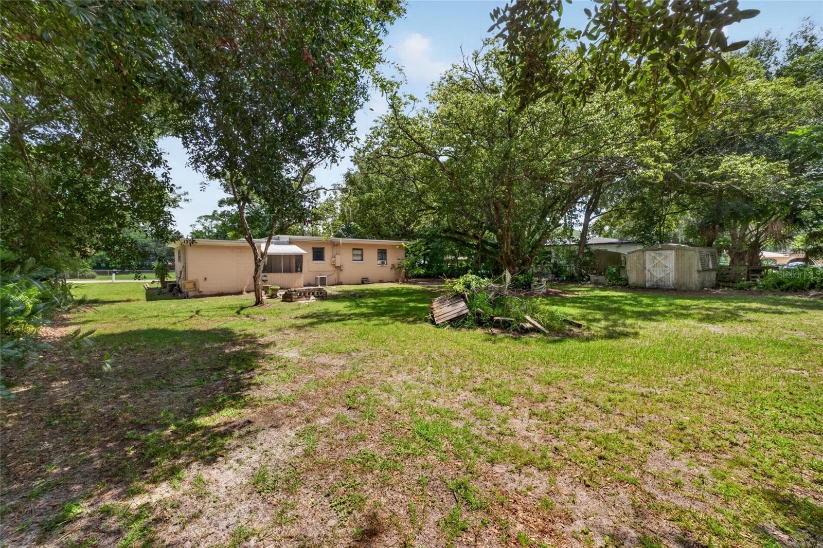 Single Family Residence at 2402 S SUMMERLIN AVE, SANFORD, photo 7 of 39