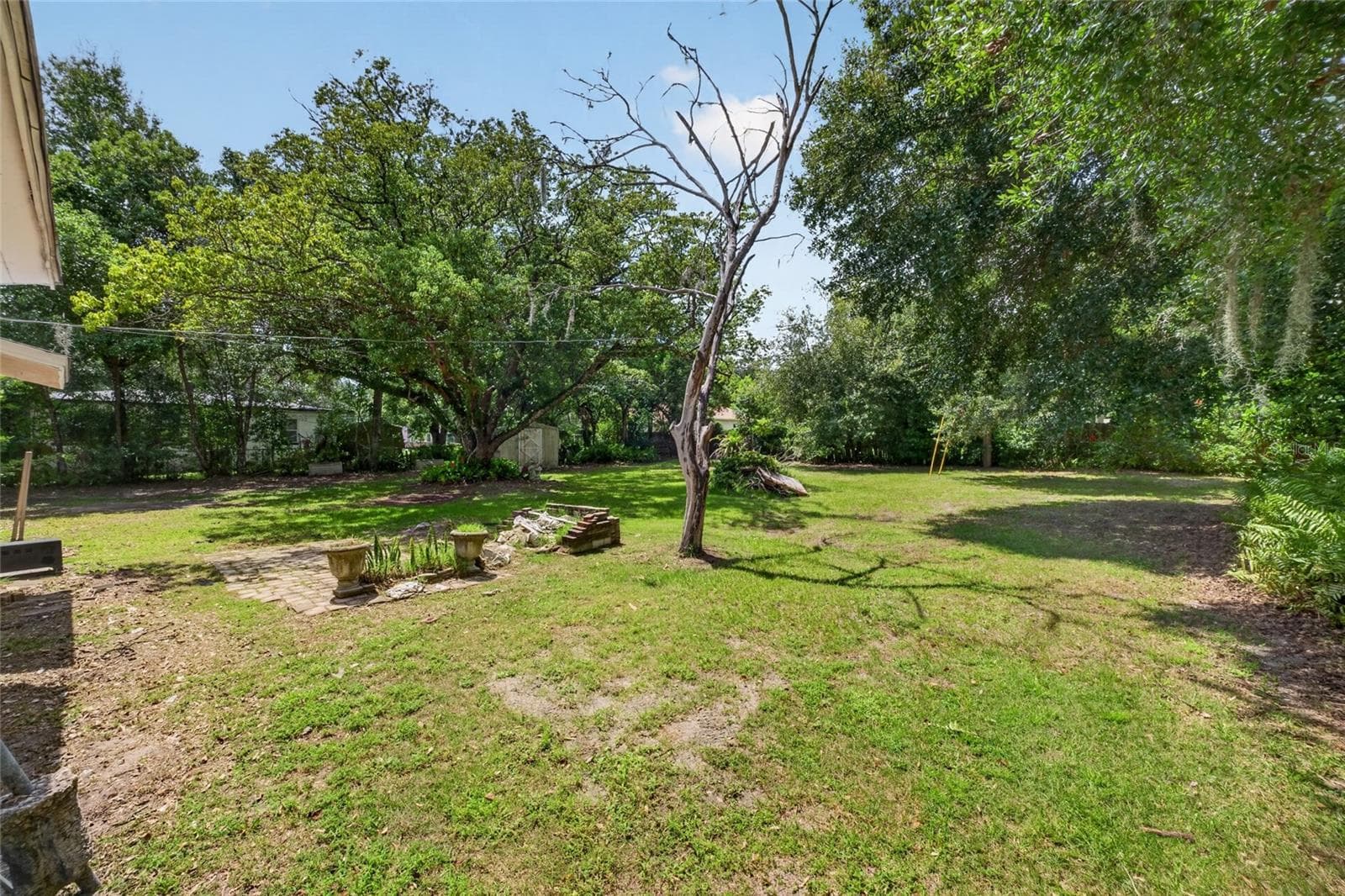 Single Family Residence at 2402 S SUMMERLIN AVE, SANFORD, photo 8 of 39