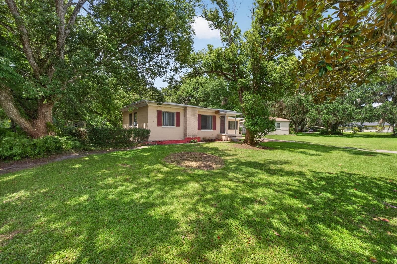 Single Family Residence at 2402 S SUMMERLIN AVE, SANFORD, photo 12 of 39