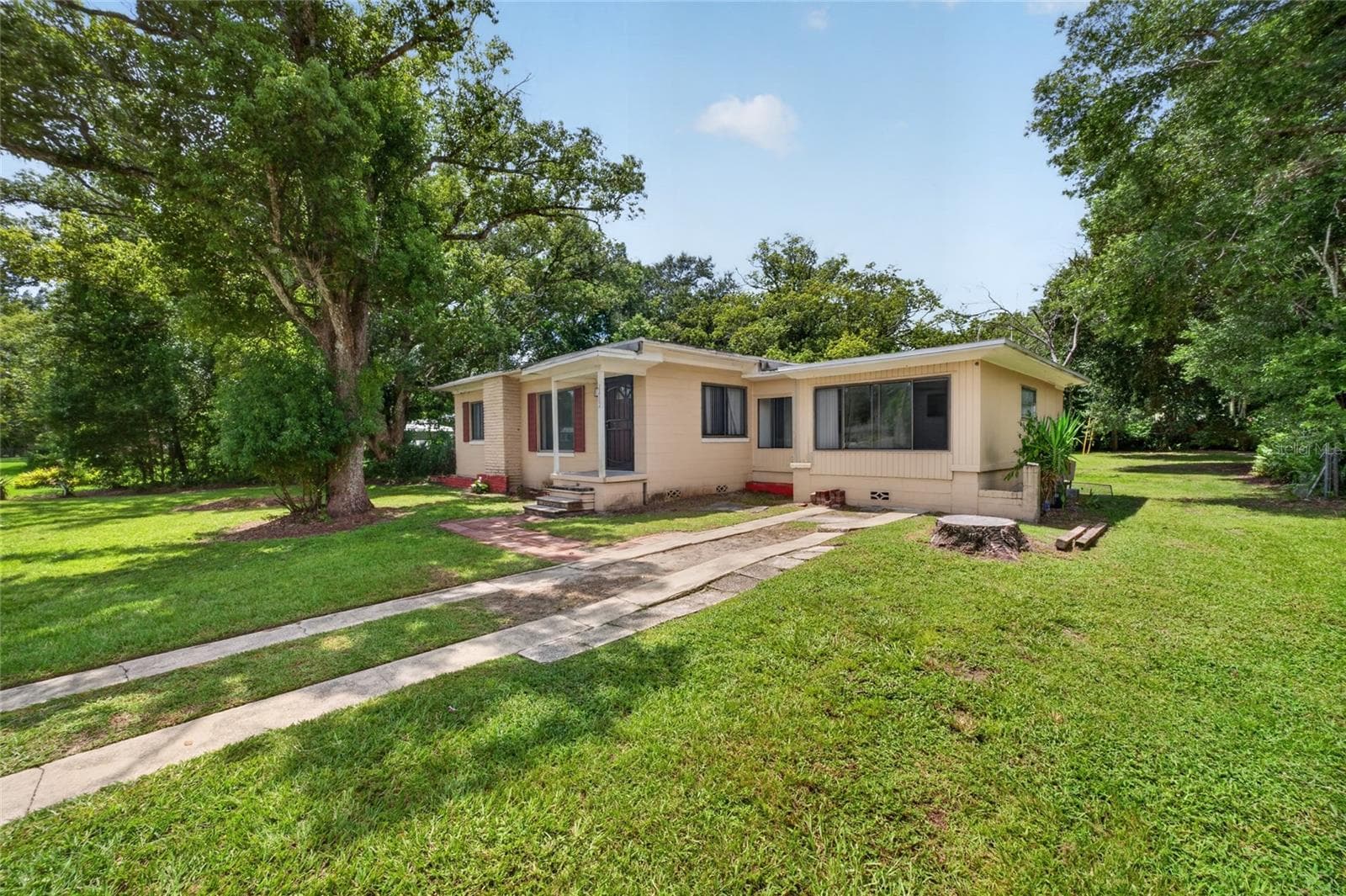 Single Family Residence at 2402 S SUMMERLIN AVE, SANFORD, photo 15 of 39