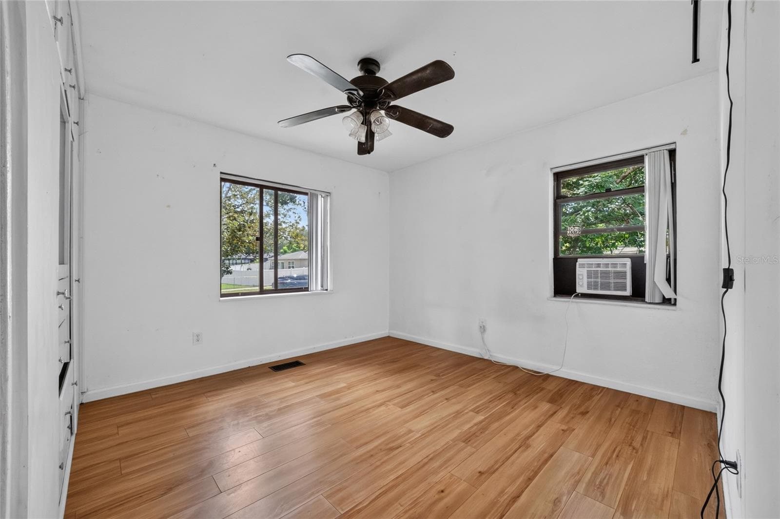 Single Family Residence at 2402 S SUMMERLIN AVE, SANFORD, photo 26 of 39