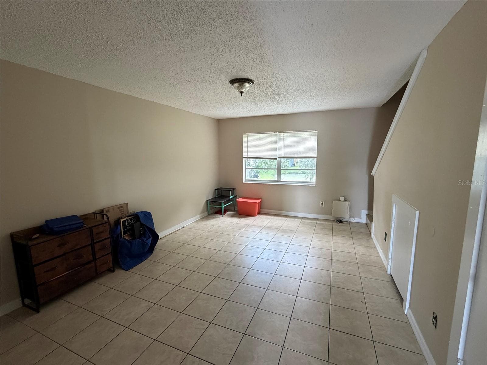 Townhouse at 7144 WATERSIDE DR, TAMPA, photo 4 of 8
