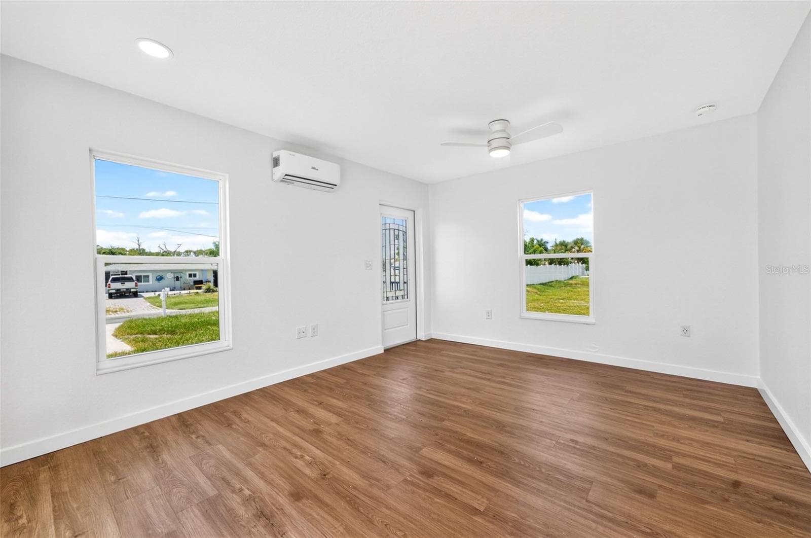 Living and Dining Room - 1741 WINSTAN AVE, ENGLEWOOD