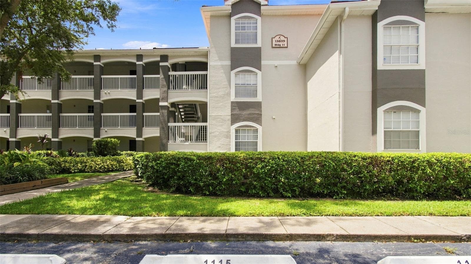 13839 FAIRWAY ISLAND DR #1136