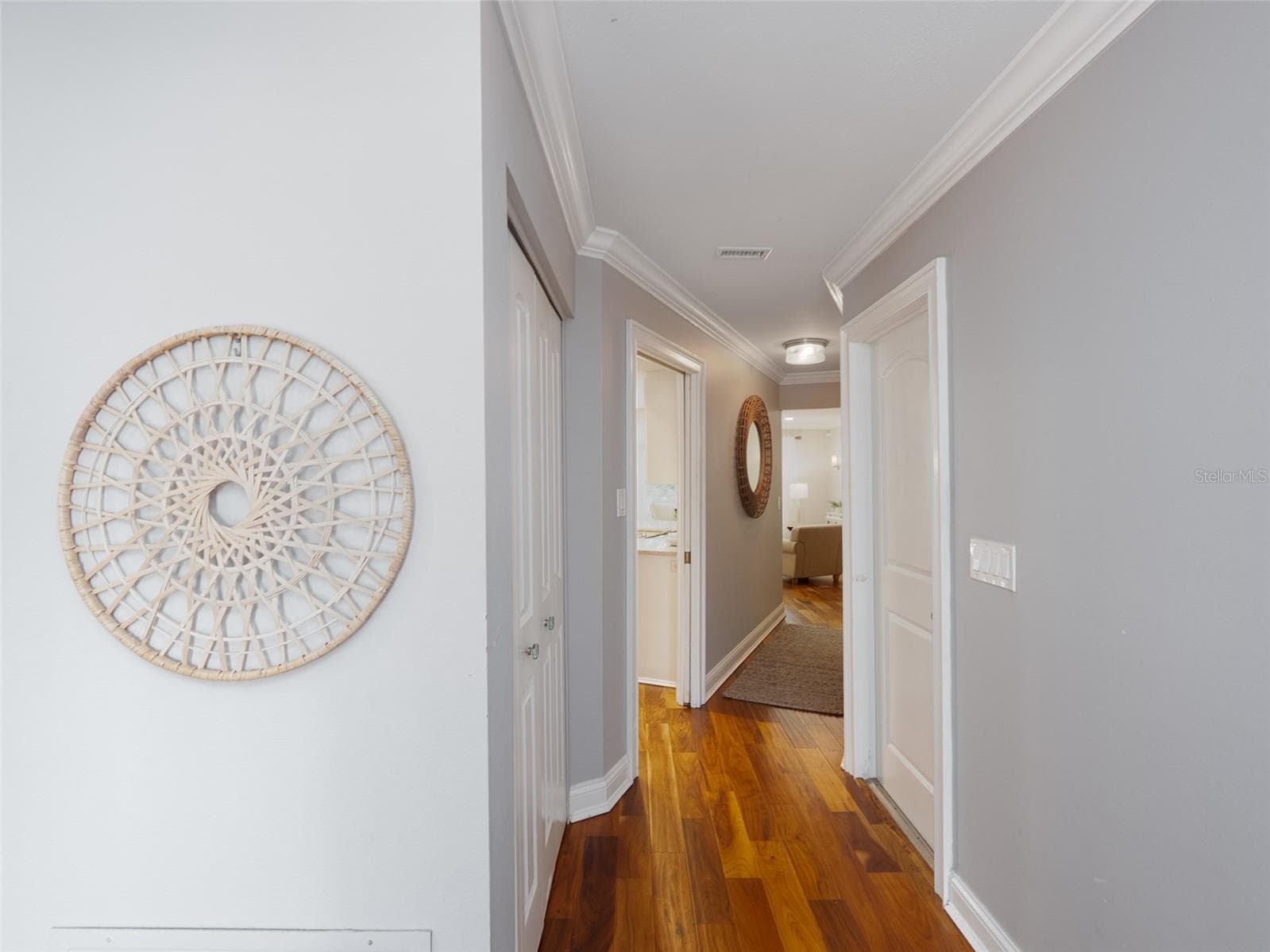 Single Family Residence at 912 DAWN ST, VENICE, photo 6 of 69