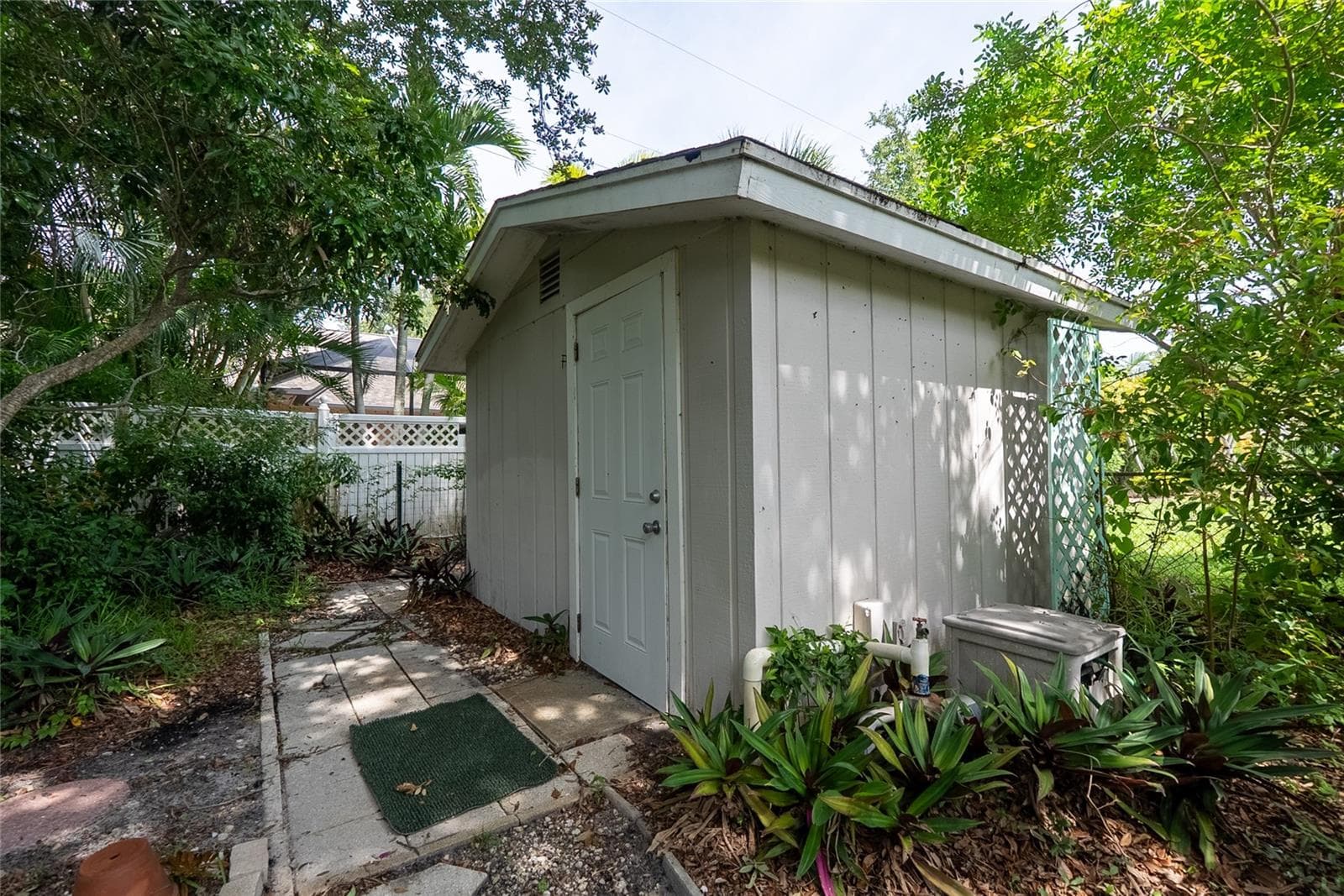Single Family Residence at 912 DAWN ST, VENICE, photo 46 of 69