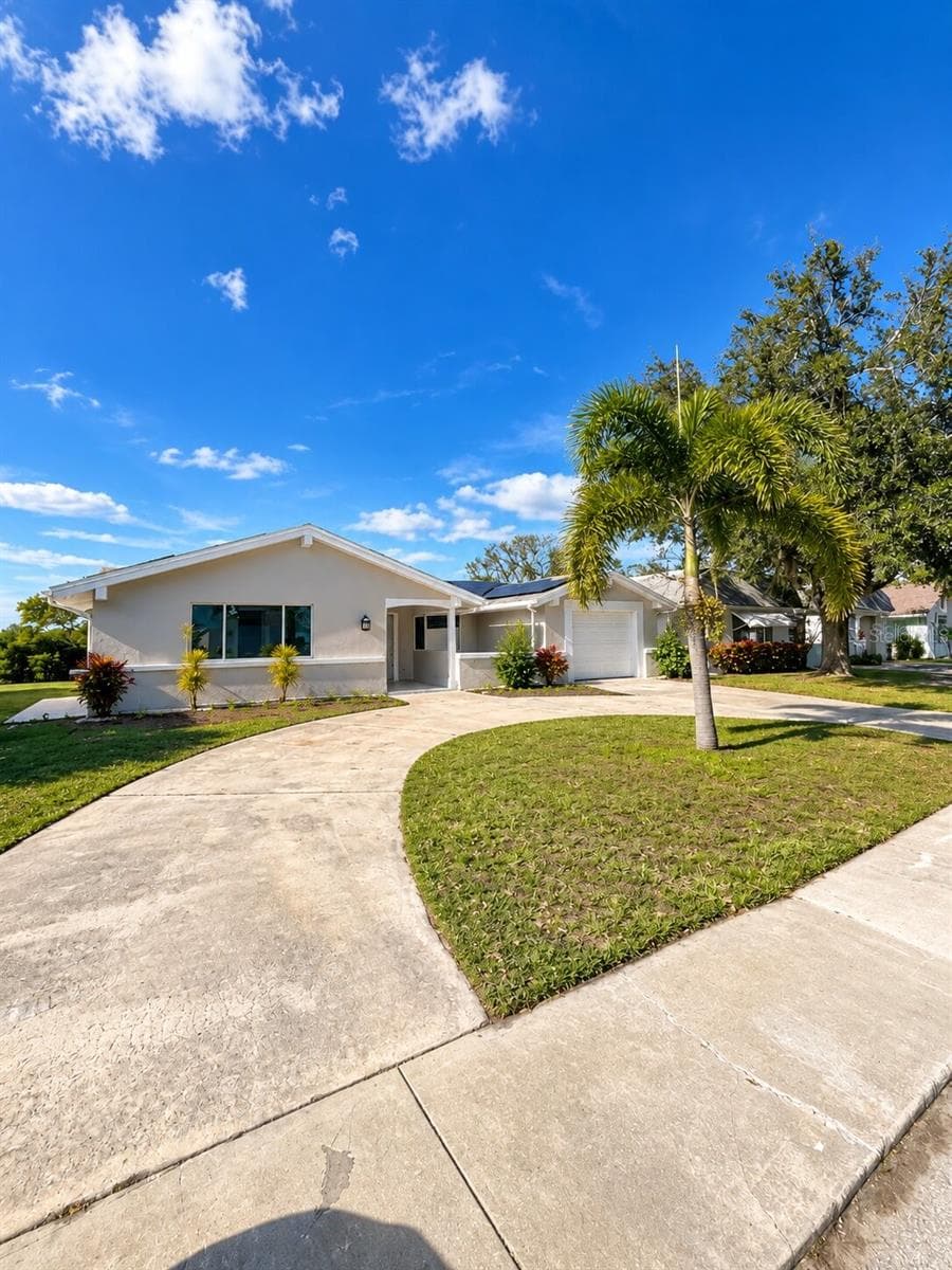 Single Family Residence at 3631 GRAYTON DR, NEW PORT RICHEY, photo 2 of 40