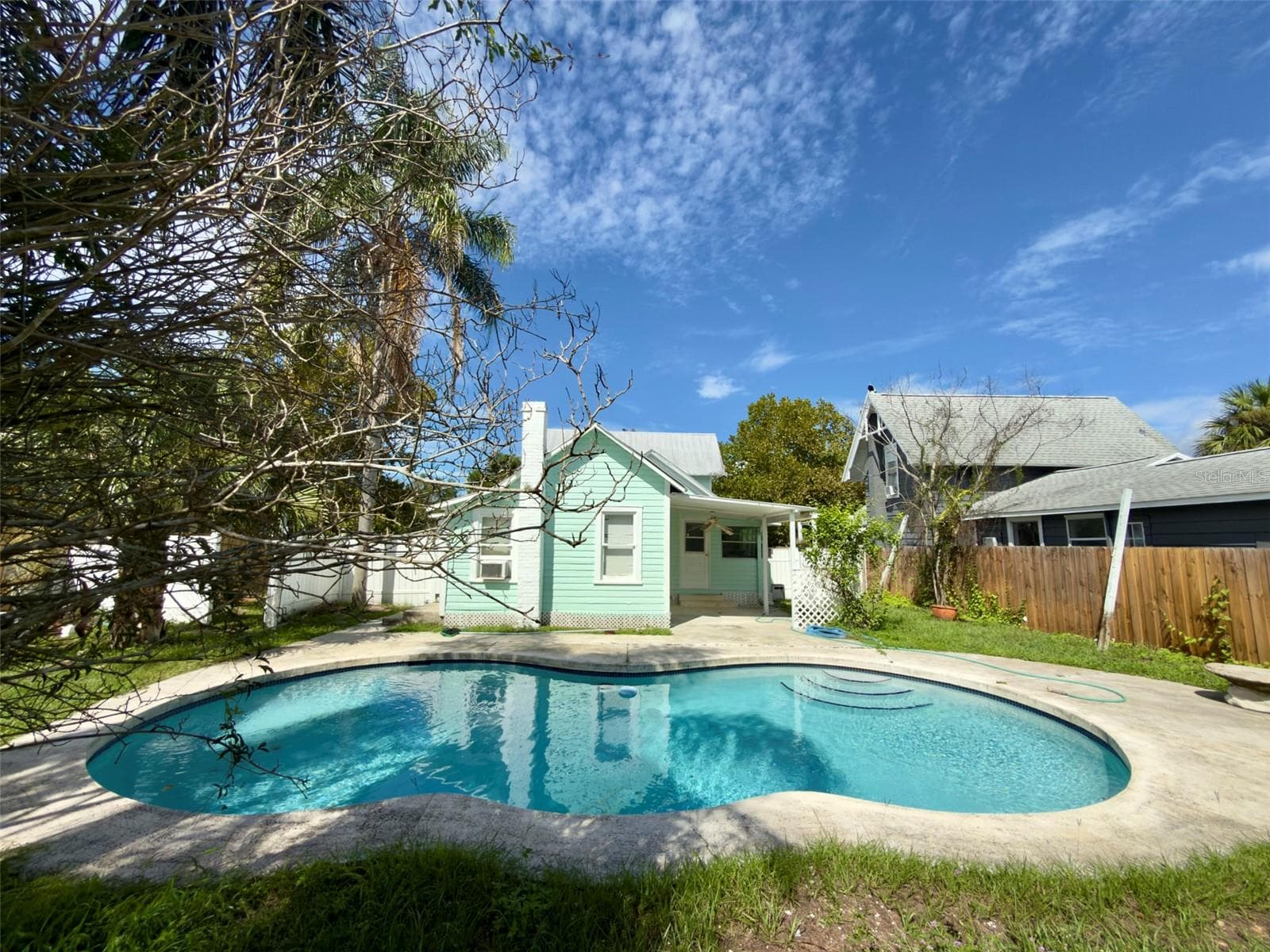Single Family Residence at 21 S MARY ST, EUSTIS, photo 2 of 18