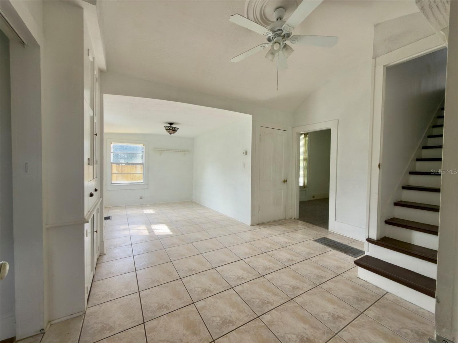 Single Family Residence at 21 S MARY ST, EUSTIS, photo 5 of 18