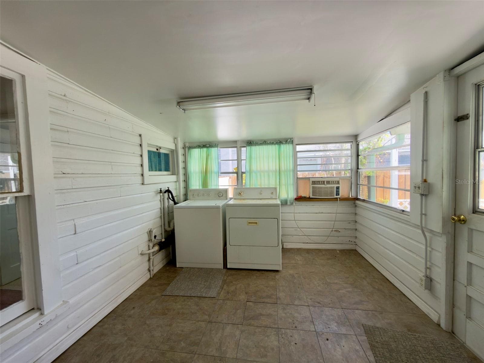 Single Family Residence at 21 S MARY ST, EUSTIS, photo 18 of 18