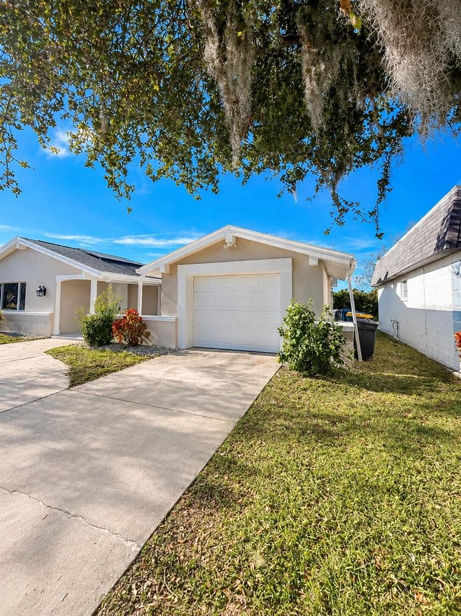 Single Family Residence at 3631 GRAYTON DR, NEW PORT RICHEY, photo 3 of 40