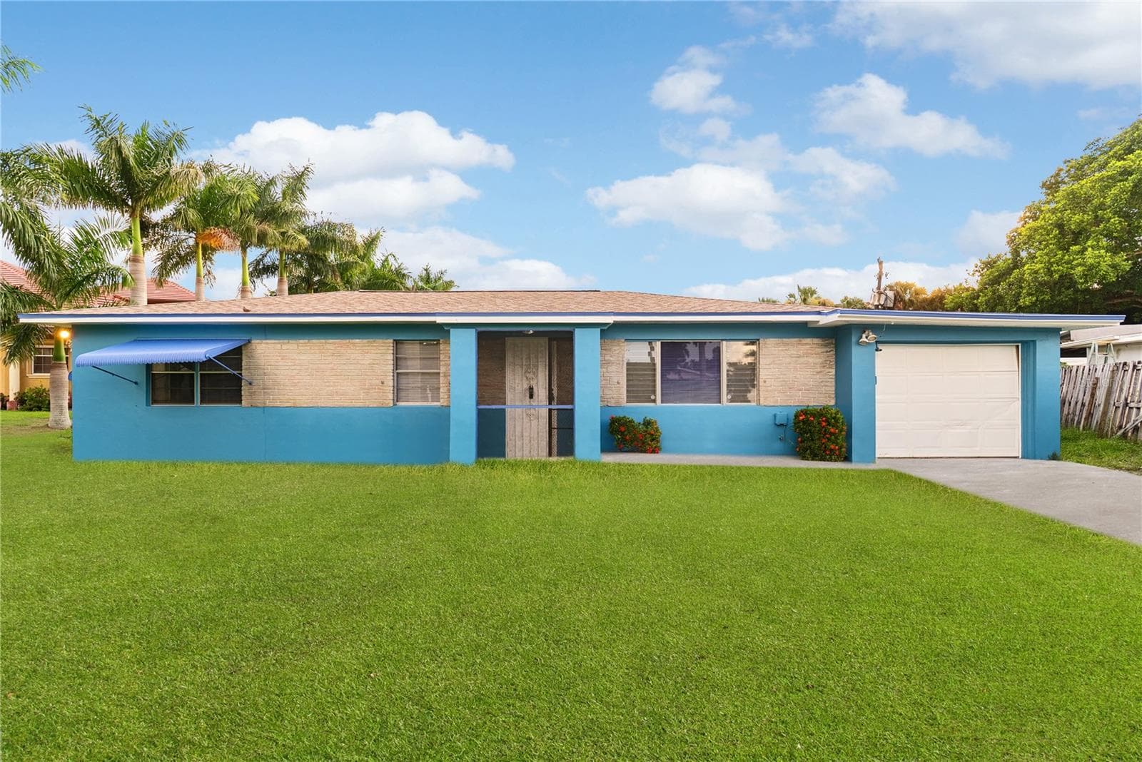 2055 MARAVILLA CIR