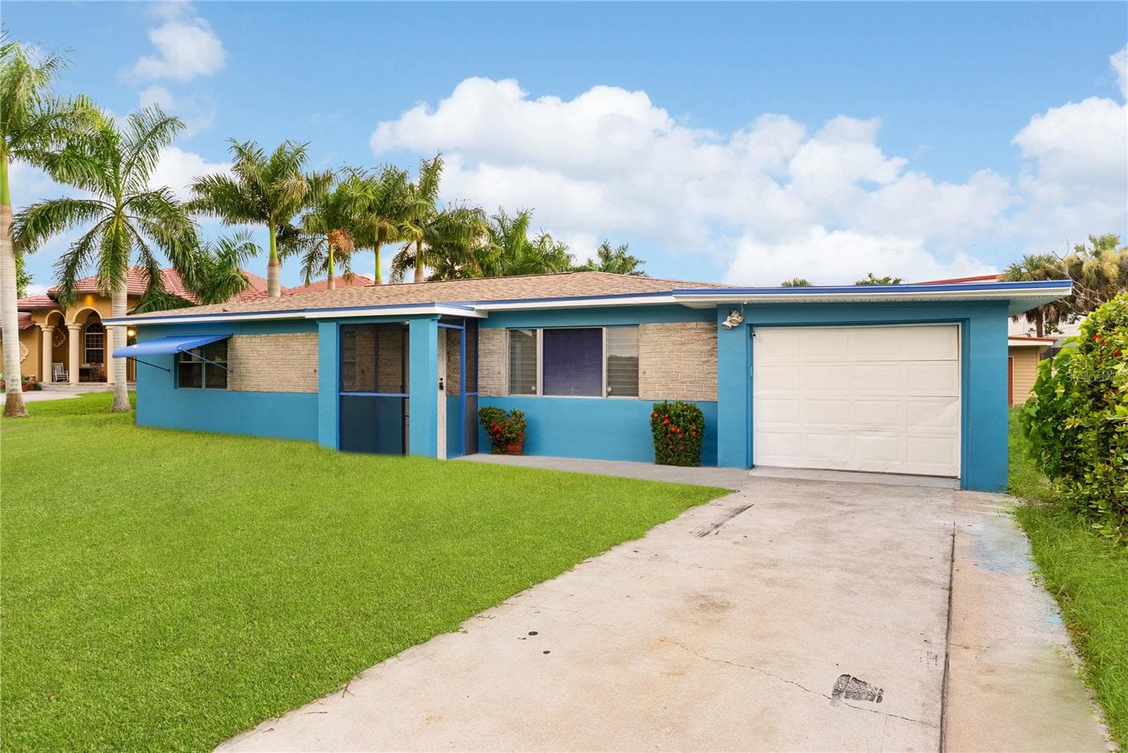Single Family Residence at 2055 MARAVILLA CIR, FORT MYERS, photo 3 of 47