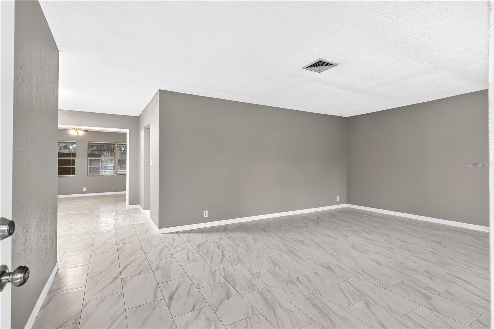 Single Family Residence at 2055 MARAVILLA CIR, FORT MYERS, photo 5 of 47