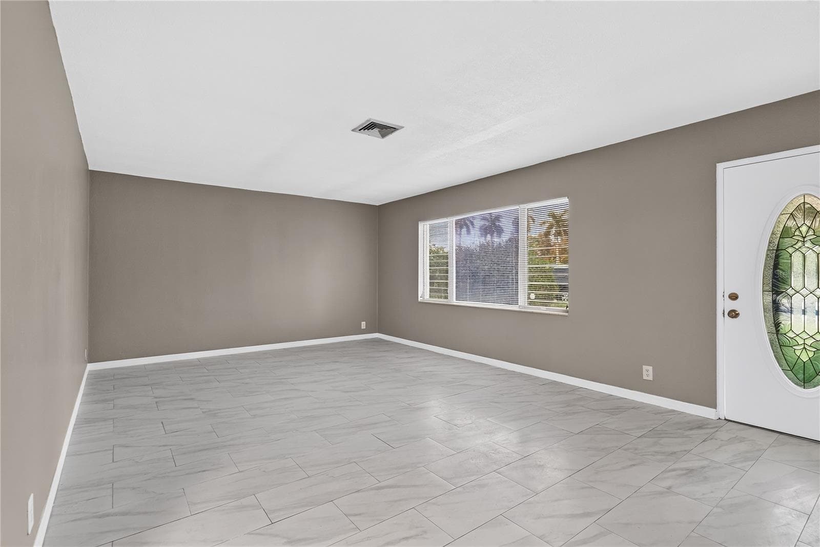 Single Family Residence at 2055 MARAVILLA CIR, FORT MYERS, photo 6 of 47