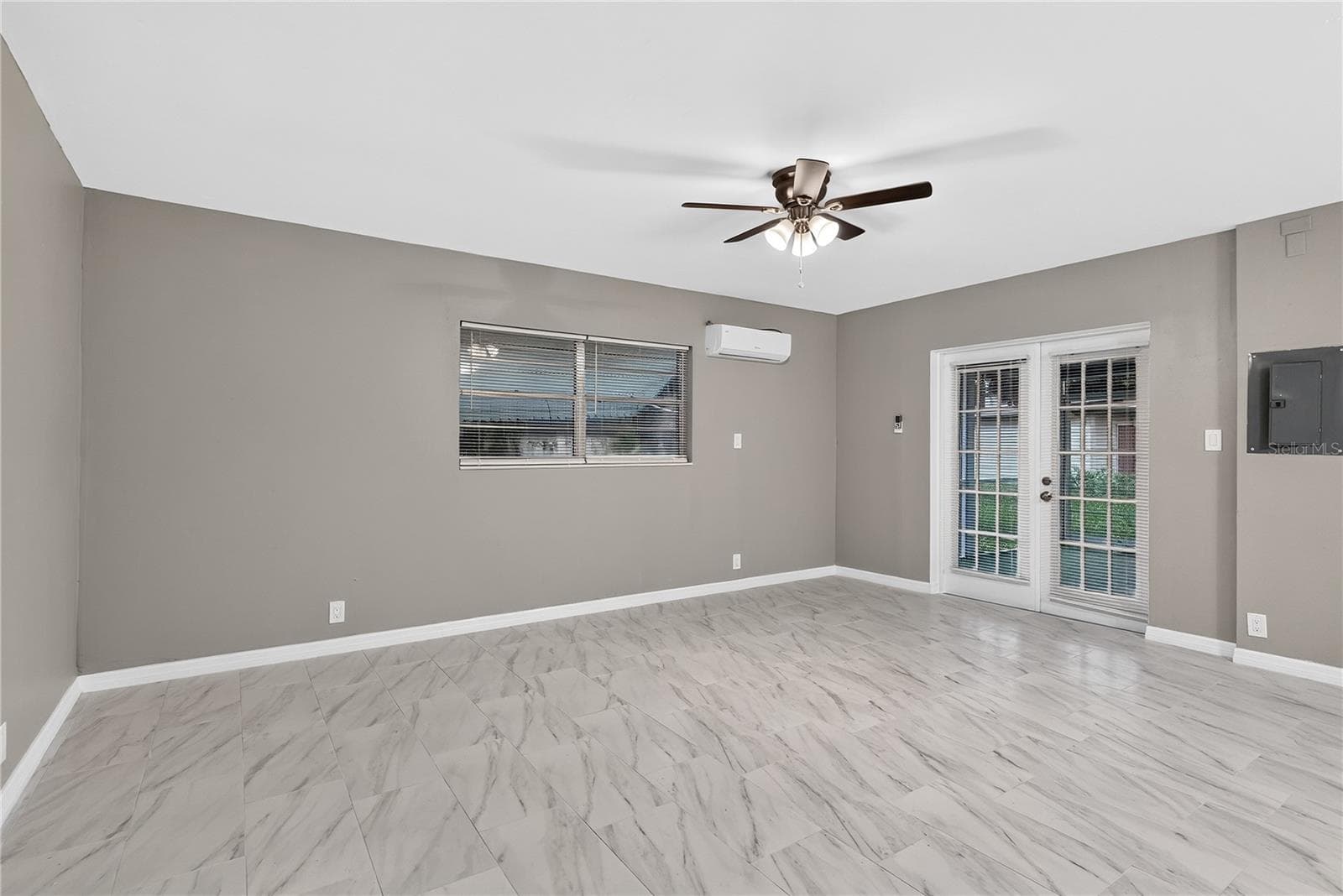 Single Family Residence at 2055 MARAVILLA CIR, FORT MYERS, photo 16 of 47