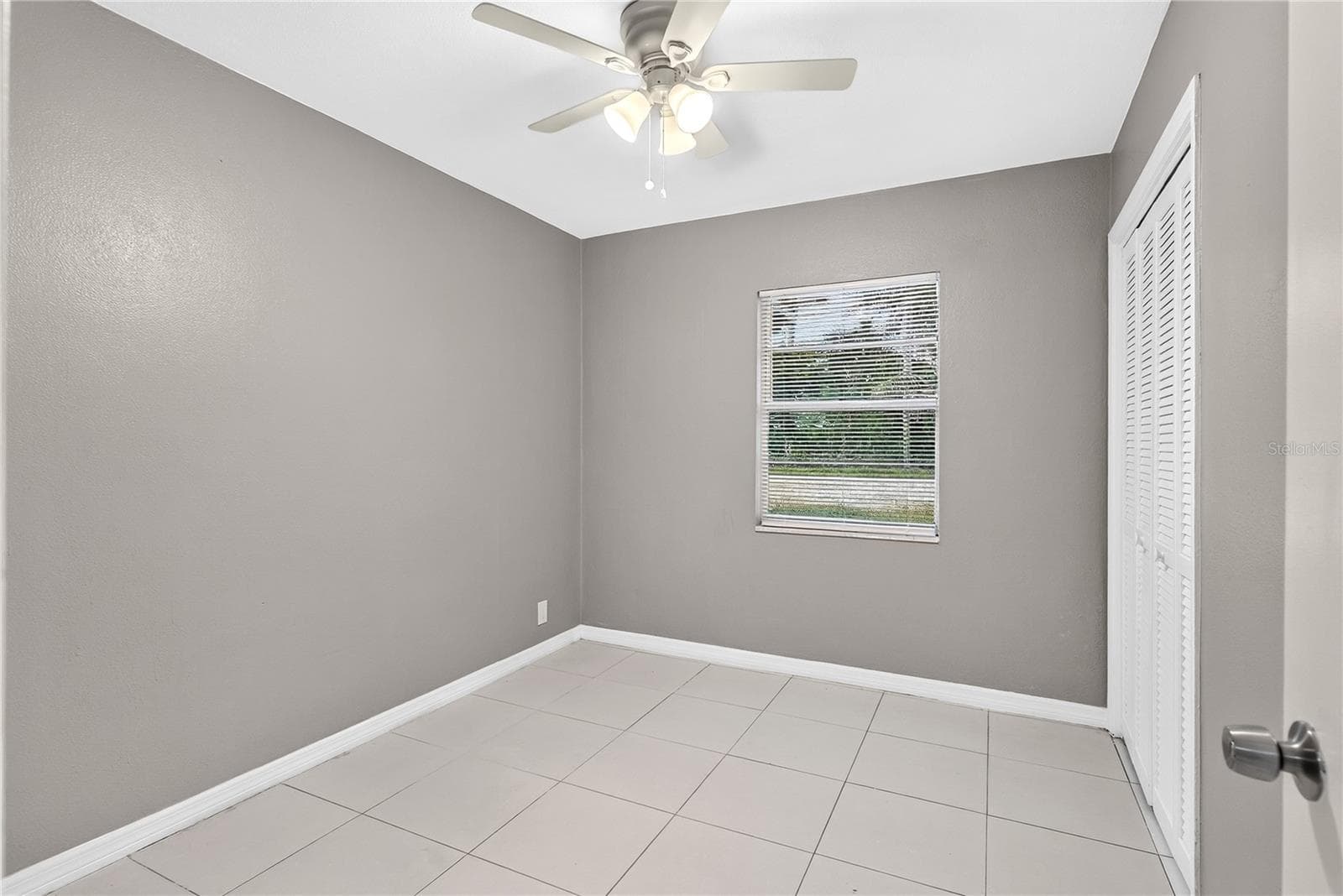 Single Family Residence at 2055 MARAVILLA CIR, FORT MYERS, photo 18 of 47