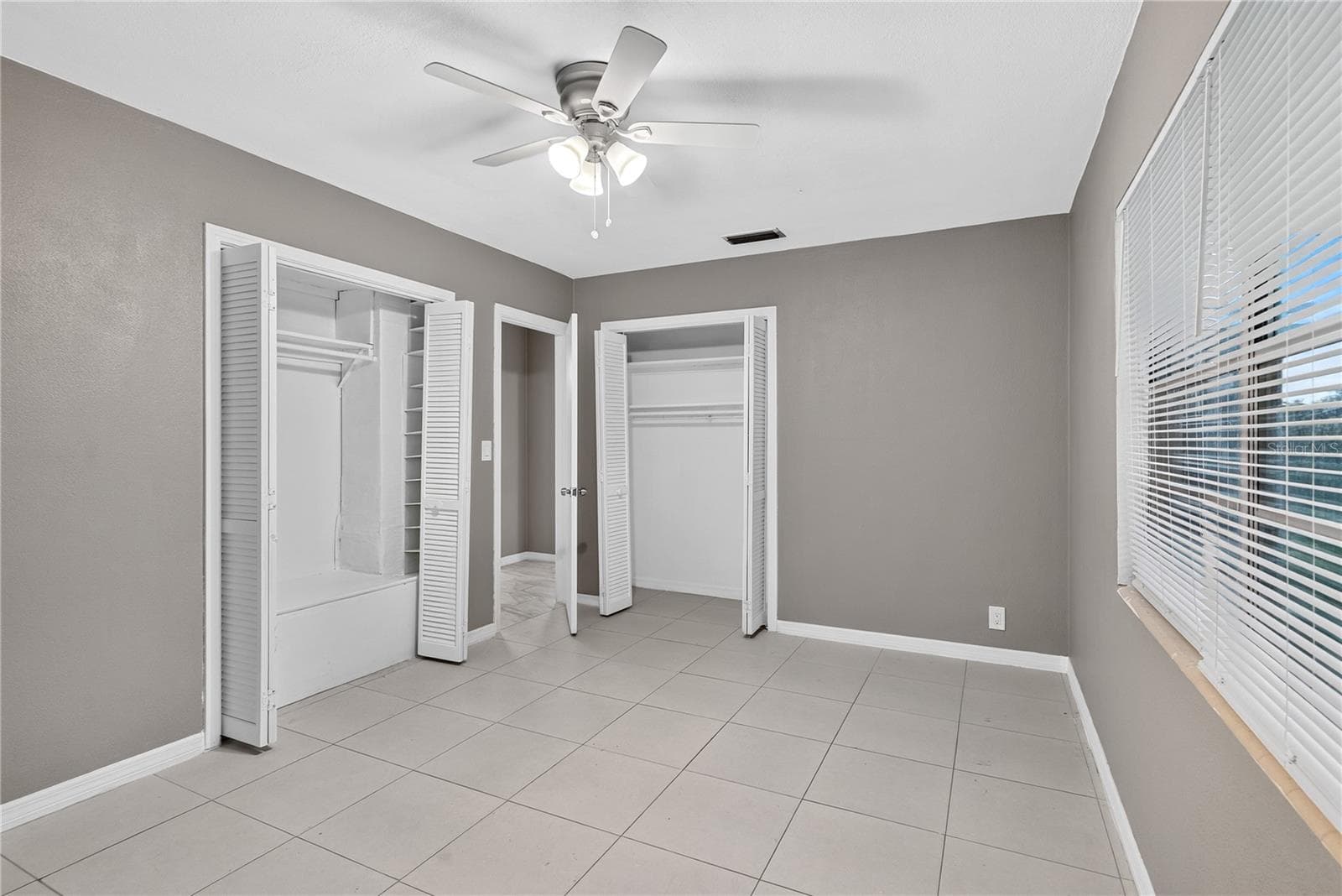 Single Family Residence at 2055 MARAVILLA CIR, FORT MYERS, photo 23 of 47