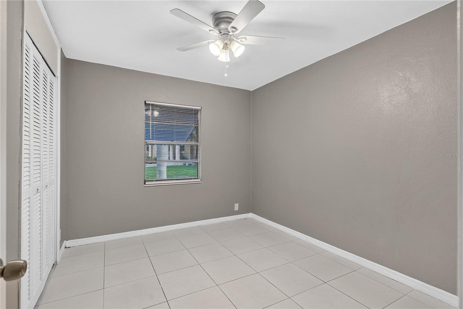 Single Family Residence at 2055 MARAVILLA CIR, FORT MYERS, photo 24 of 47