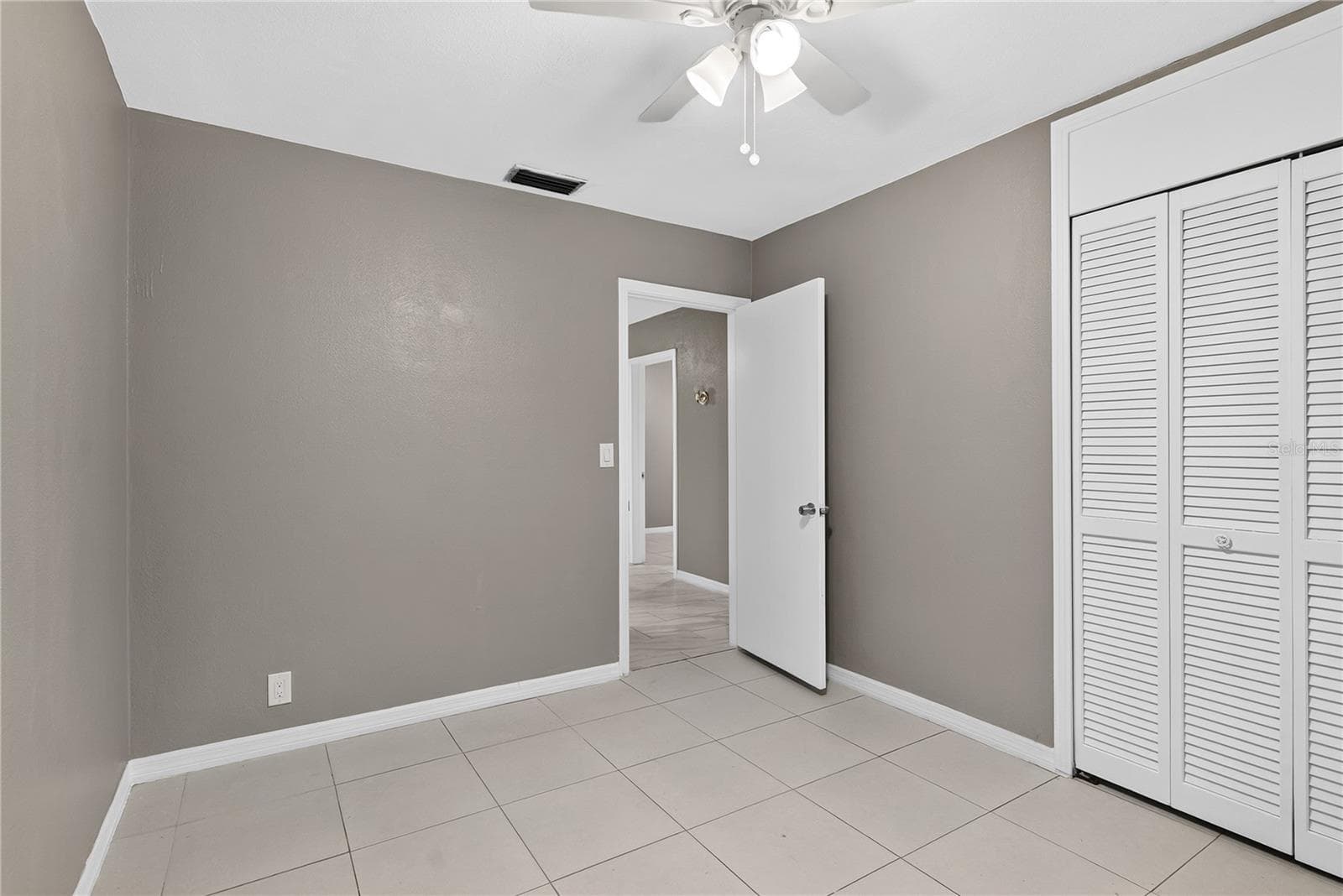 Single Family Residence at 2055 MARAVILLA CIR, FORT MYERS, photo 25 of 47