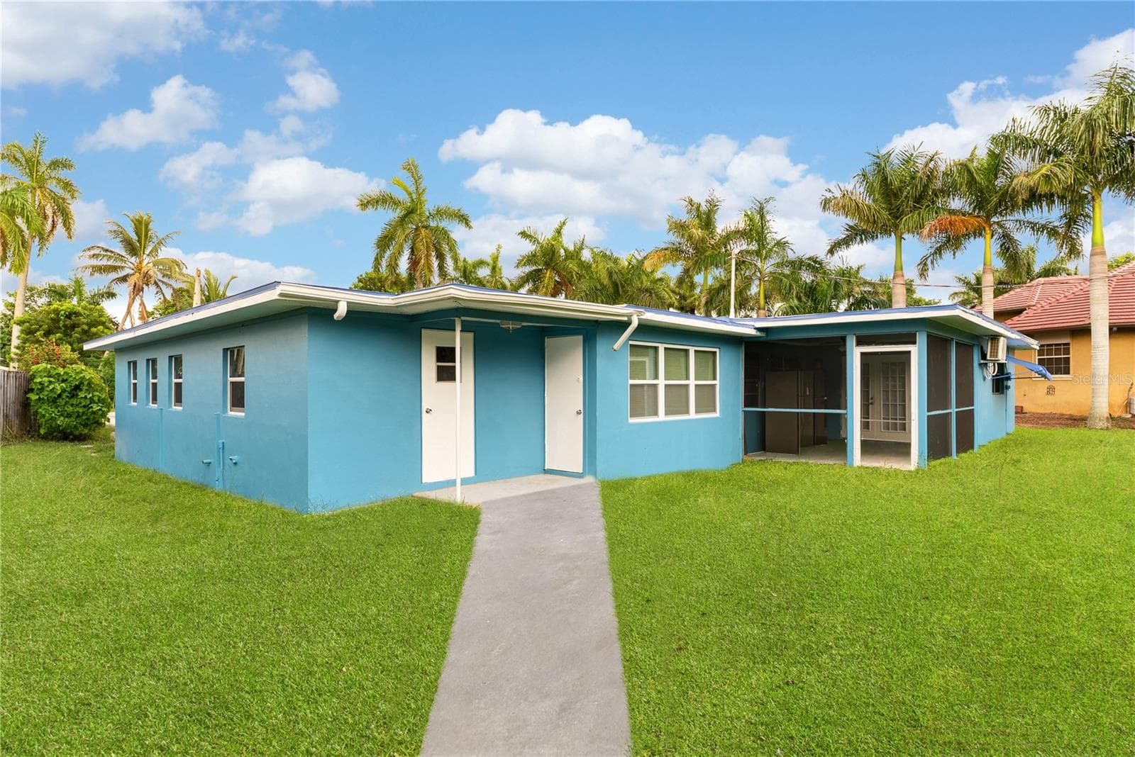 Single Family Residence at 2055 MARAVILLA CIR, FORT MYERS, photo 31 of 47