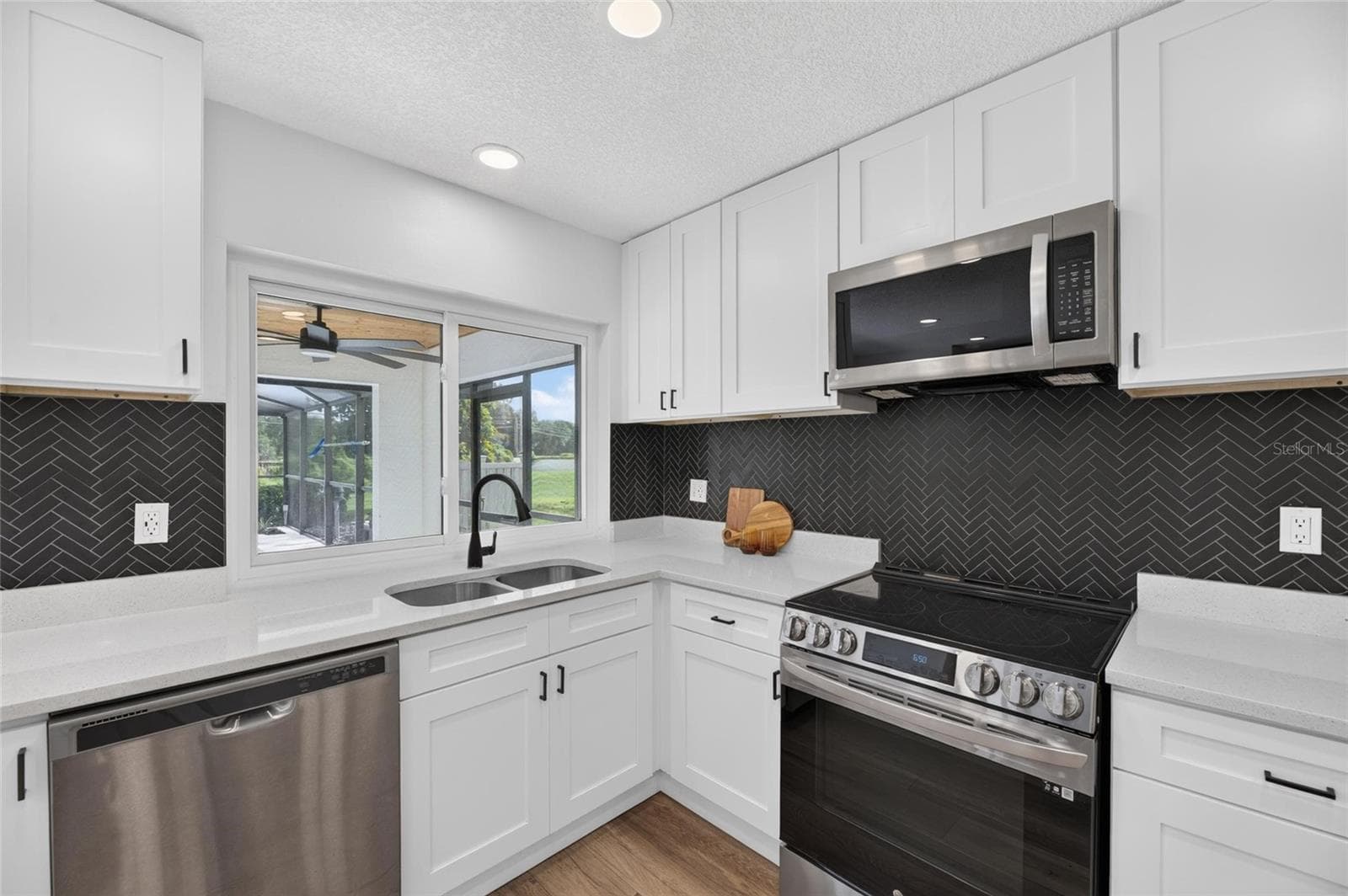 Single Family Residence at 104 BARRINGTON DR, BRANDON, photo 25 of 55