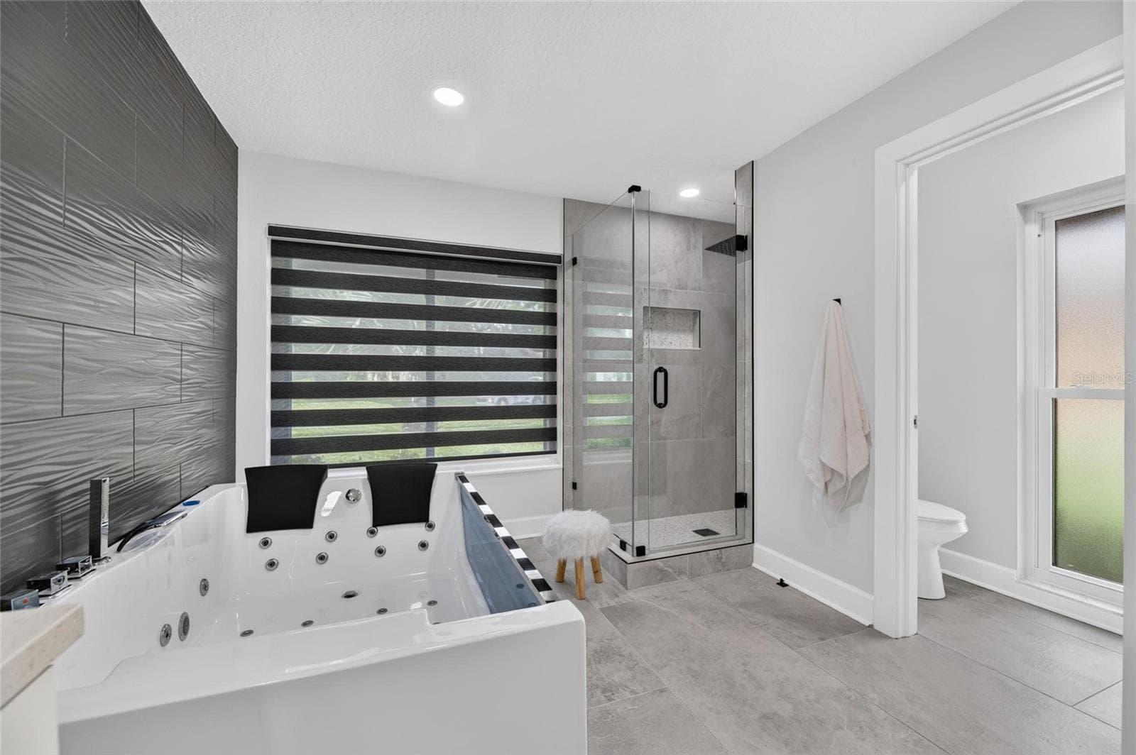 Single Family Residence at 104 BARRINGTON DR, BRANDON, photo 33 of 55
