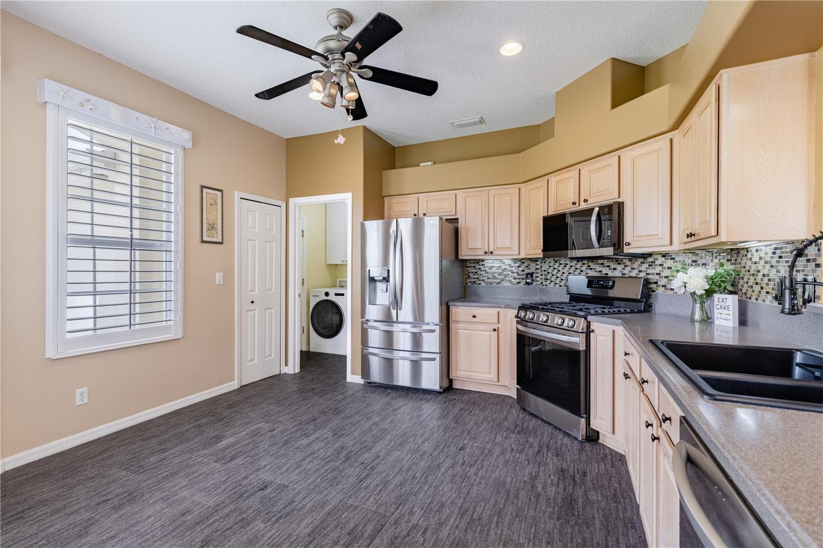 Single Family Residence at 5370 INDIAN OCEAN LOOP, TAVARES, photo 9 of 49
