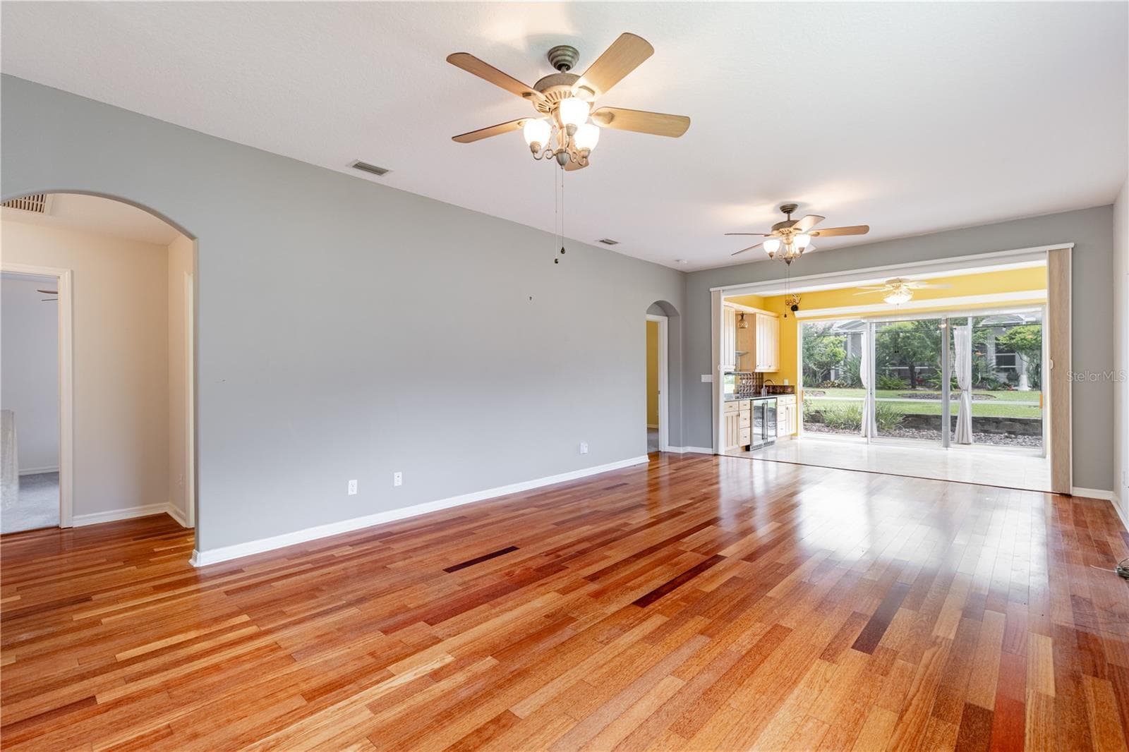 Single Family Residence at 5370 INDIAN OCEAN LOOP, TAVARES, photo 13 of 49