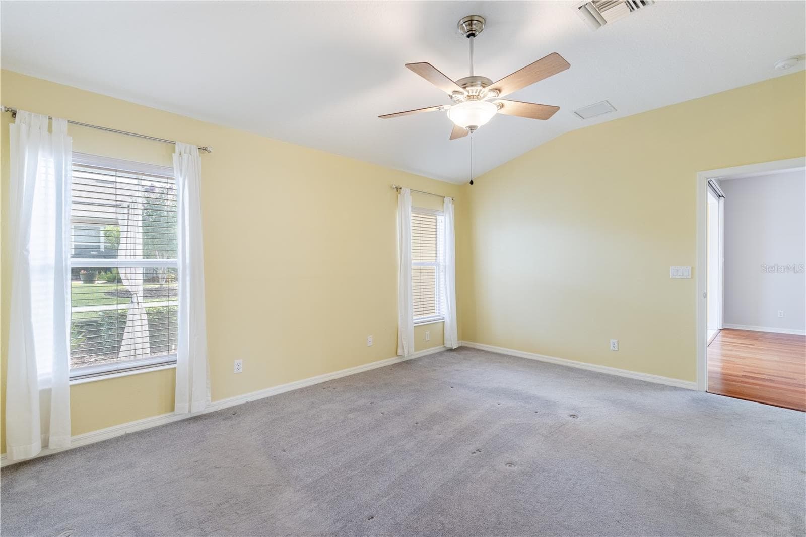 Single Family Residence at 5370 INDIAN OCEAN LOOP, TAVARES, photo 17 of 49