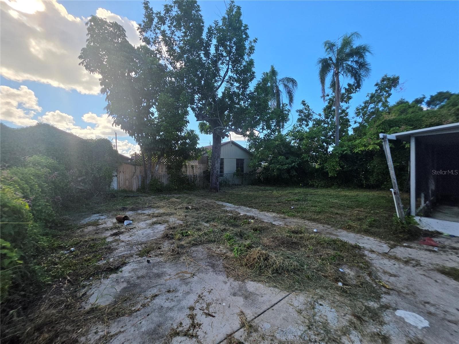 Duplex at 1222 17TH ST W, BRADENTON, photo 5 of 38