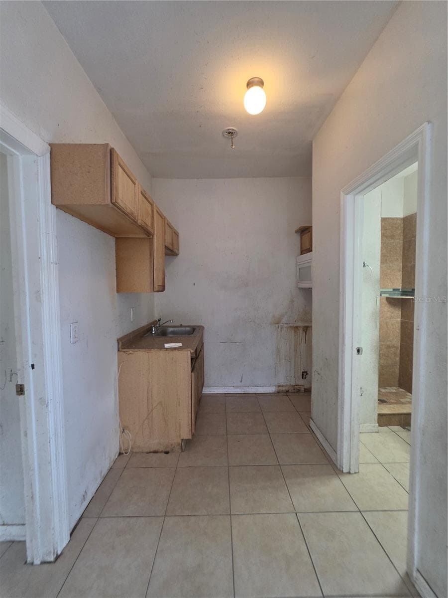 Duplex at 1222 17TH ST W, BRADENTON, photo 15 of 38