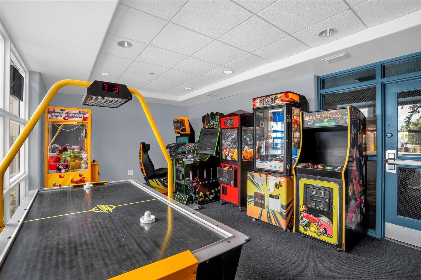 GAME ROOM - 13427 BLUE HERON BEACH DR #2-1105, ORLANDO