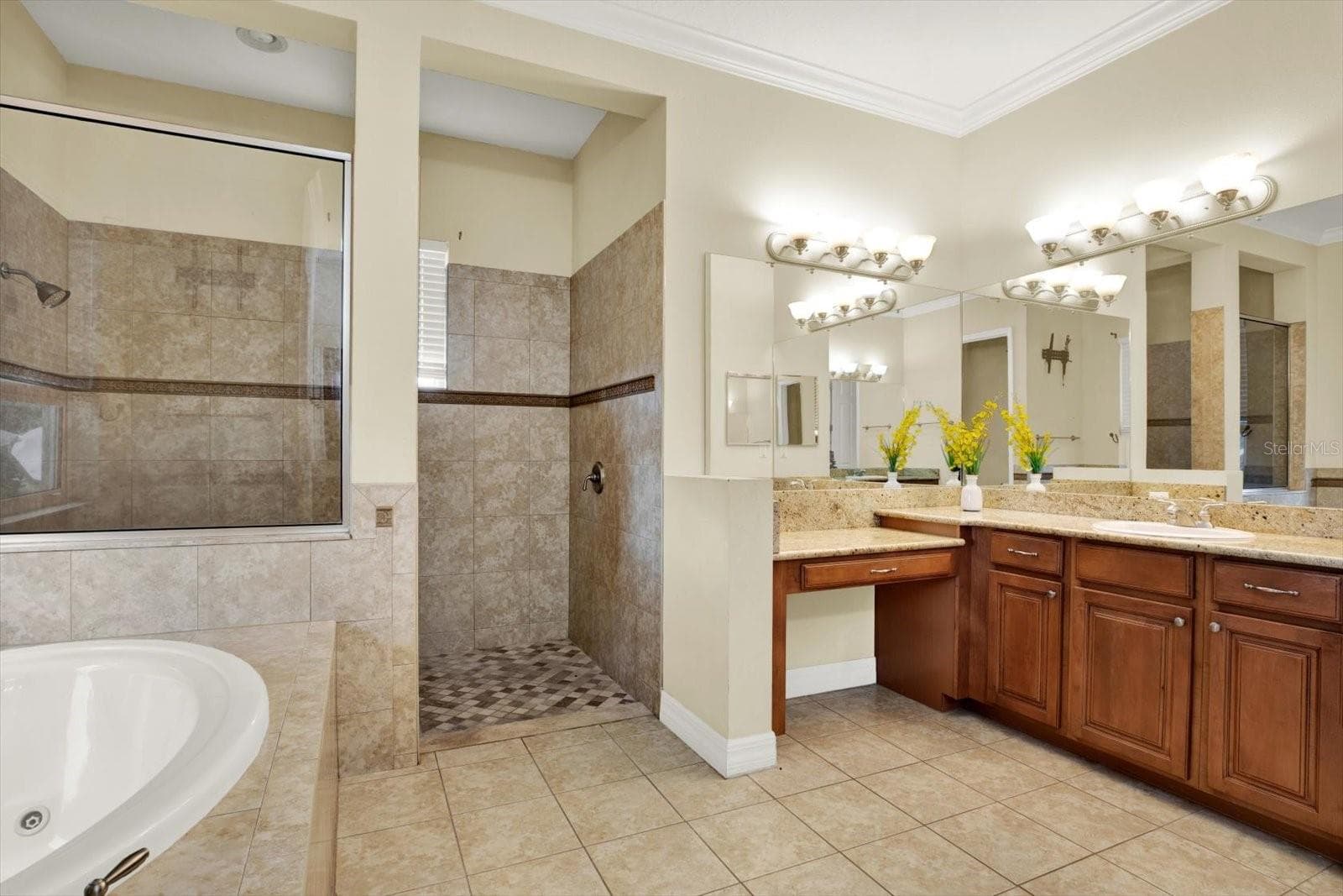 Single Family Residence at 5207 LAKE VENICE DR, WIMAUMA, photo 27 of 68