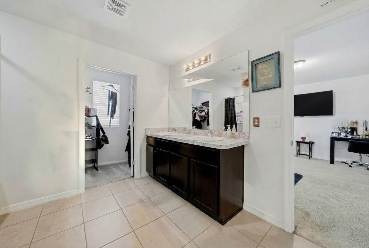 Single Family Residence at 8128 HARWICH PORT LN, GIBSONTON, photo 23 of 40