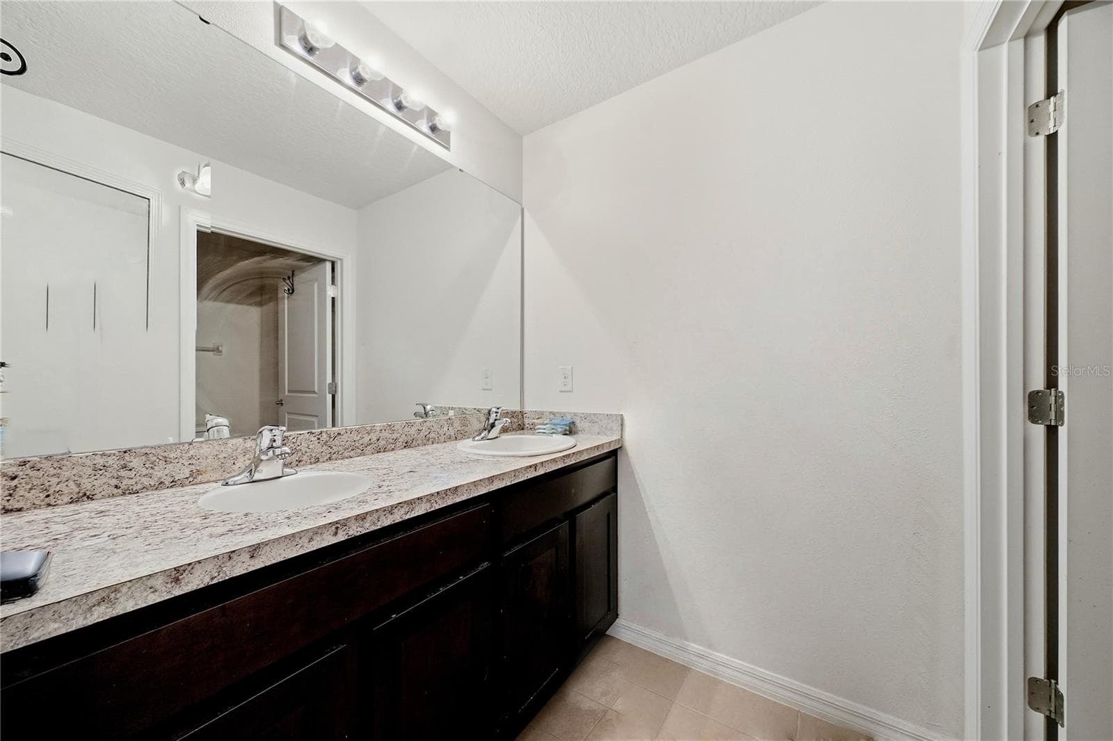 Single Family Residence at 8128 HARWICH PORT LN, GIBSONTON, photo 28 of 40