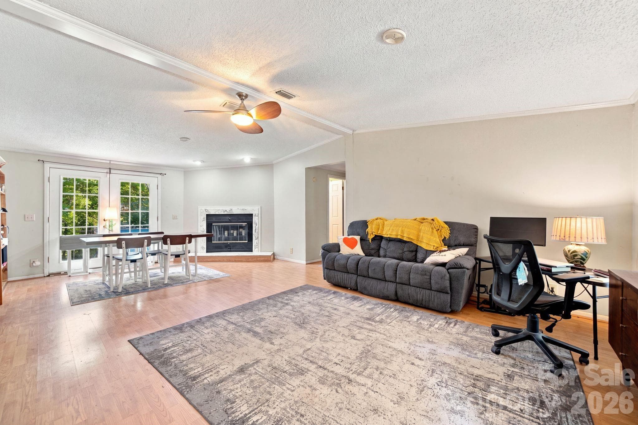 Open concept living space - 1062 Bayneswood Lane, Fort Mill