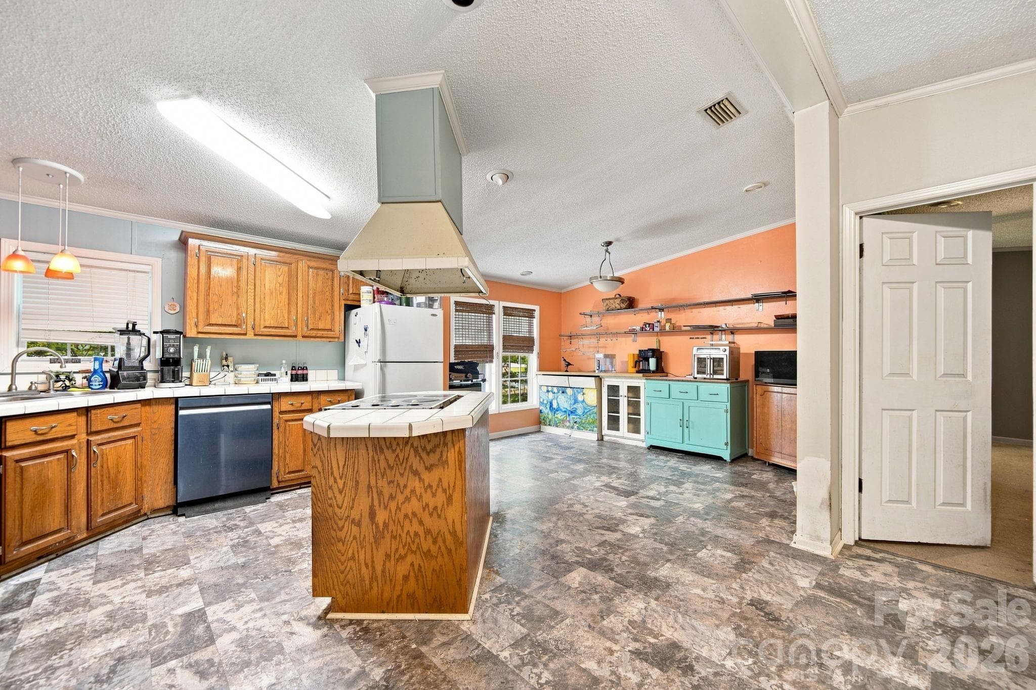 Large kitchen - 1062 Bayneswood Lane, Fort Mill